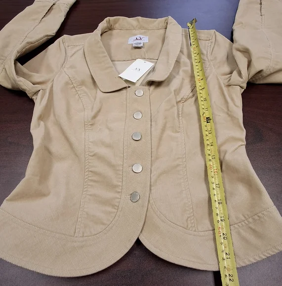 Coat - Picture 8 of 8